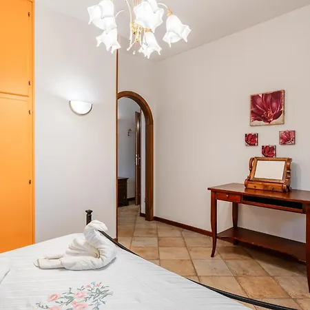 La Casa Nel *