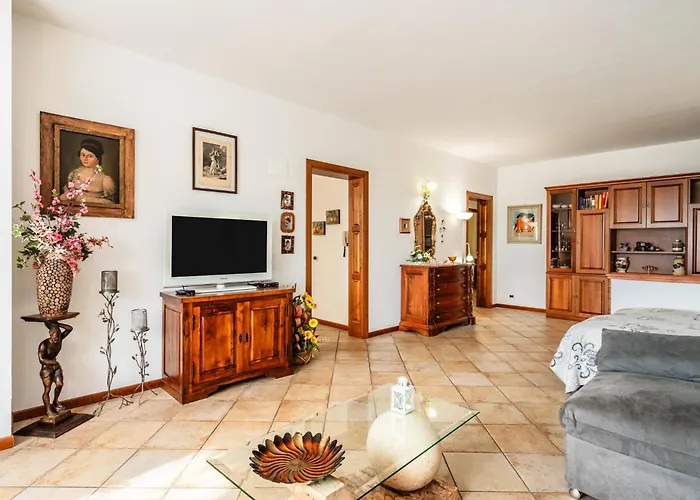 La Casa Nel *
